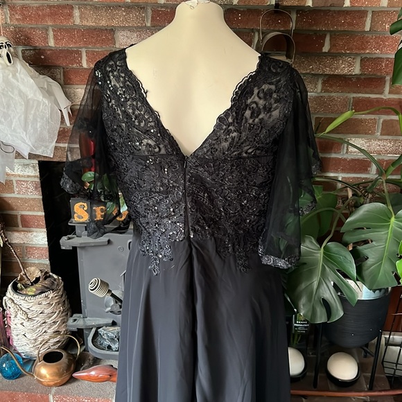 Custom made Black Formal Wedding Dress - Picture 6 of 11